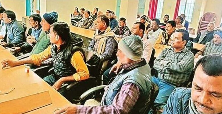 Dealers go on strike over rotten rice and shortage of grains