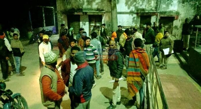चंडी में 2 बाइकों की भीषण टक्कर से छितराए 5 युवकों को ट्रक ने रौंदा चंडी में 2 बाइकों की भीषण टक्कर से छितराए 5 युवकों को ट्रक ने रौंदा
