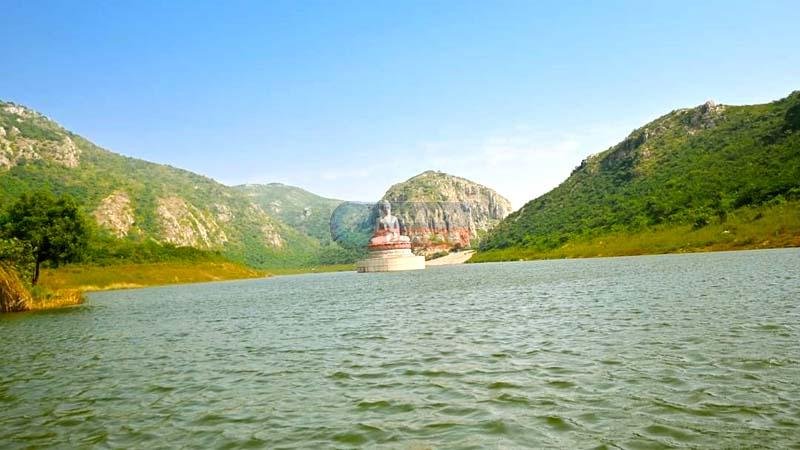 मनोरम प्रकृति और बुद्ध की शांति का अनूठा संगम है राजगीर घोड़ाकटोरा झील मनोरम प्रकृति और बुद्ध की शांति का अनूठा संगम है राजगीर घोड़ाकटोरा झील