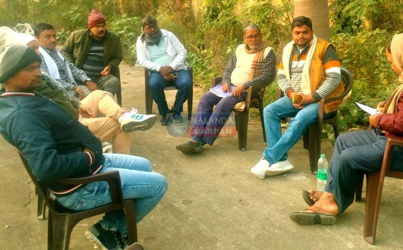 पैक्स अध्यक्षों ने यूं बैठक कर कहा-लक्ष्य कम, किसानों से नहीं खरीदी जाएगी धान पैक्स अध्यक्षों ने यूं बैठक कर कहा-लक्ष्य कम, किसानों से नहीं खरीदी जाएगी धान