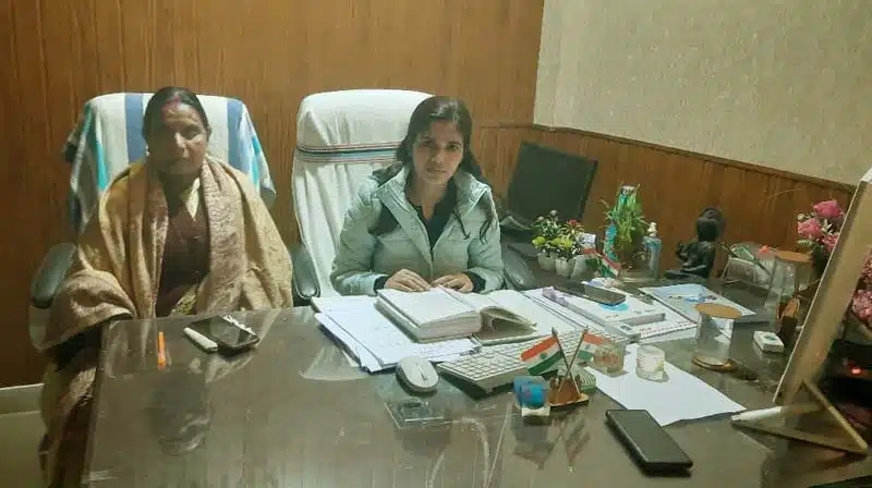 कार्यपालक पदाधिकारी की मनमानी पर भड़के वार्ड पार्षदों का धरना-प्रदर्शन 2 Ward councilors staged a protest against the arbitrary actions of the executive officer 2