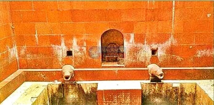 राजगीर के पौराणिक गर्मजल कुंडों पर गहराता संकट, जनवरी में ही सूखे कई कुंड राजगीर के पौराणिक गर्मजल कुंडों पर गहराता संकट, जनवरी में ही सूखे कई कुंड