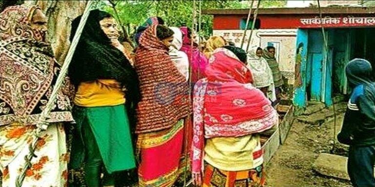 राजगीर में सार्वजनिक शौचालय पर कब्जे को लेकर सड़क पर उतरे लोग!