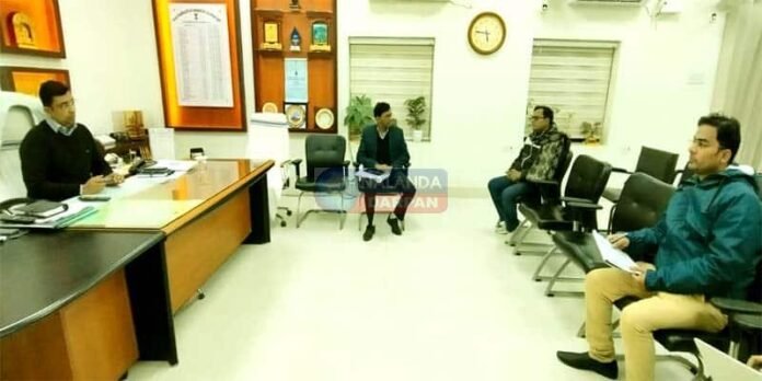 DM की सख्ती: 4 कृषि और 4 राजस्व कर्मियों का वेतन बंद DM की सख्ती: 4 कृषि और 4 राजस्व कर्मियों का वेतन बंद