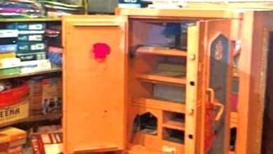 Thieves unleash terror in Chandi Bazaar carrying out daring robberies at three jewelry shops simultaneously