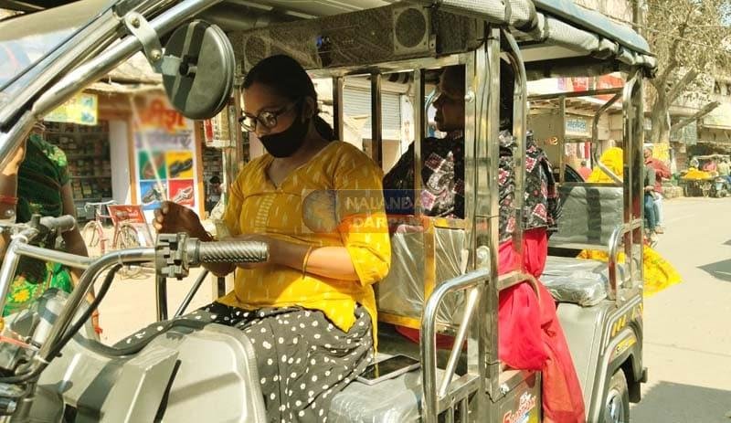 महिलाओं ने संभाली ई-रिक्शा की कमान, राजगीर की सड़कों पर दिखी आत्मनिर्भरता की नई तस्वीर 3 Women take the reins of e rickshaws presenting a new picture of self reliance on the streets of Rajgir 1