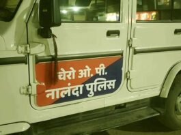 हरनौत छेड़खानी मामले की जांच करते पुलिस अधिकारी और सीसीटीवी फुटेज की पड़ताल