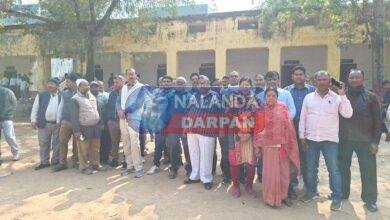 अभद्र आरोपों से घिरे जिला शिक्षा पदाधिकारी, कार्यालय में हंगामा, आंदोलन की चेतावनी 4 नालंदा शिक्षा पदाधिकारी पर कर्मचारियों का बड़ा आरोप