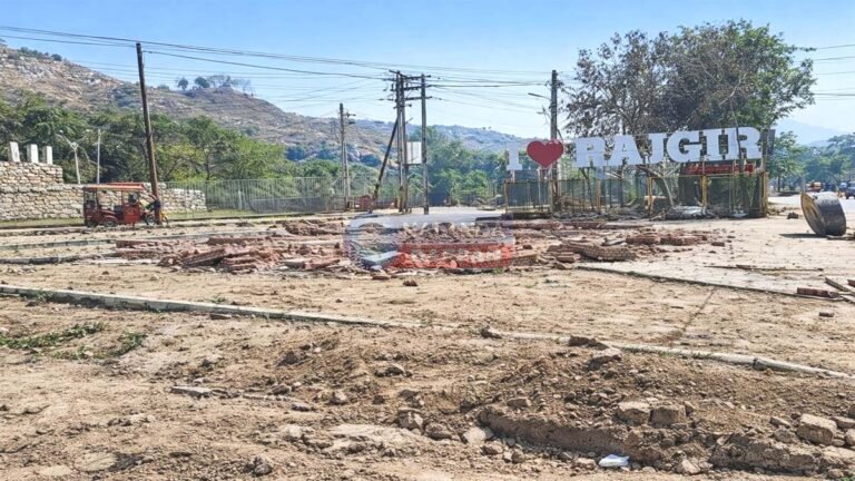 नगर परिषद की मनमानी पर प्रशासन का हंटर, विवादित निर्माण को हटाया गया