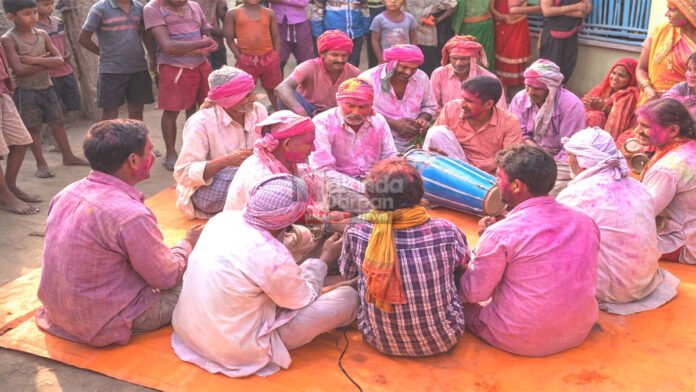 dholak-beats-lost-in-dj-noise-holi-culture-changing-traditions