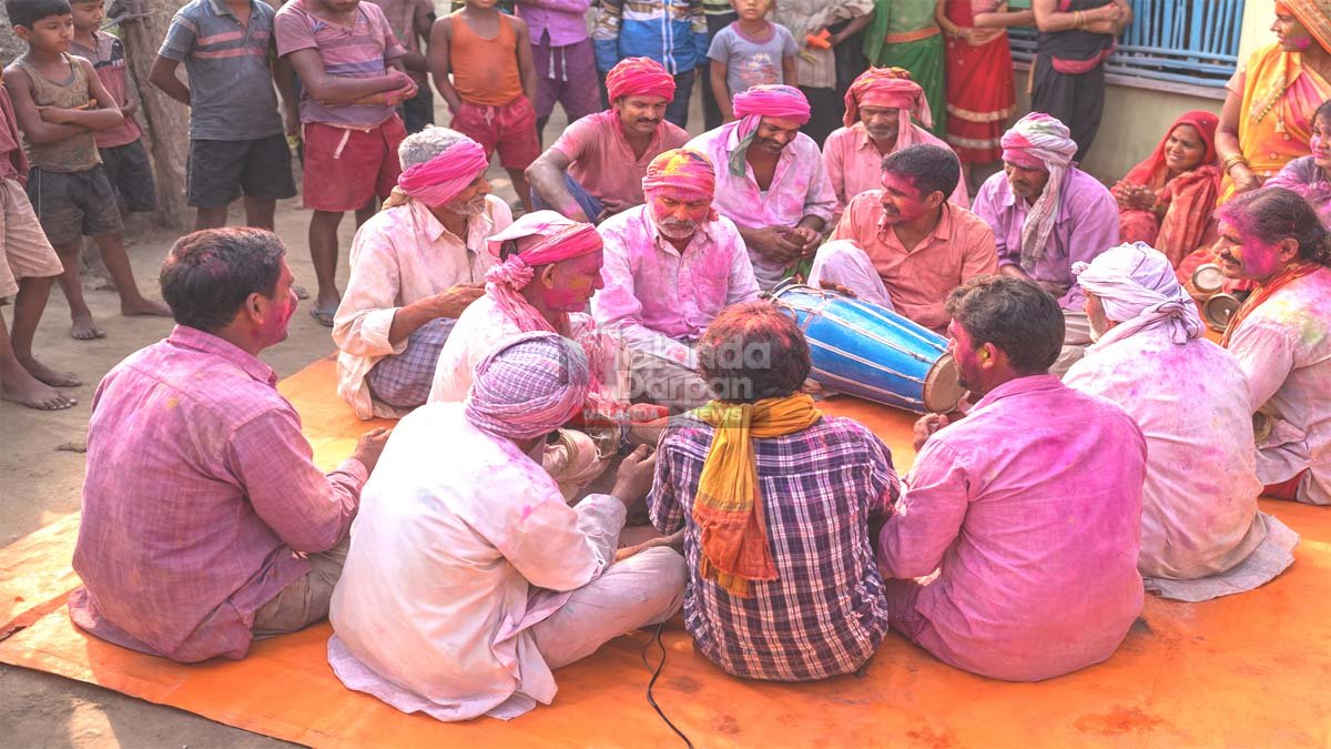 Dholak Beats Lost in DJ Noise How Holi Folk Tradition Is Fading dholak-beats-lost-in-dj-noise-holi-culture-changing-traditions