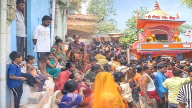 मघड़ा माता शीतलाष्ठमी मंदिर हादसा बाद दीपनगर SHO सस्पेंड, DM और SP भी घेरे में 3 Nalanda Darpan latest news