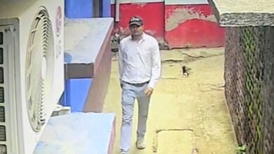 Daylight Burglary in Islampur